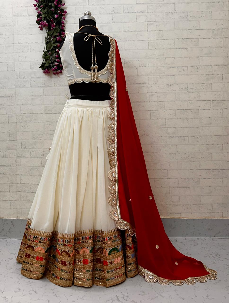 Aarohi Lehenga Set – Classic Ivory & Scarlet Elegance