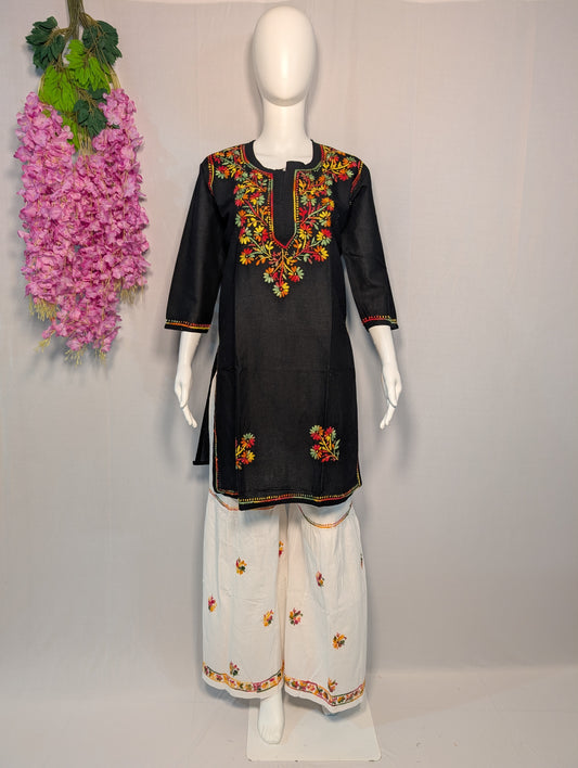 Noorani Chikankari Kurti – Black Beauty in Bloom