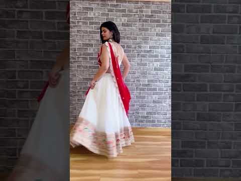 Aarohi Lehenga Set – Classic Ivory & Scarlet Elegance